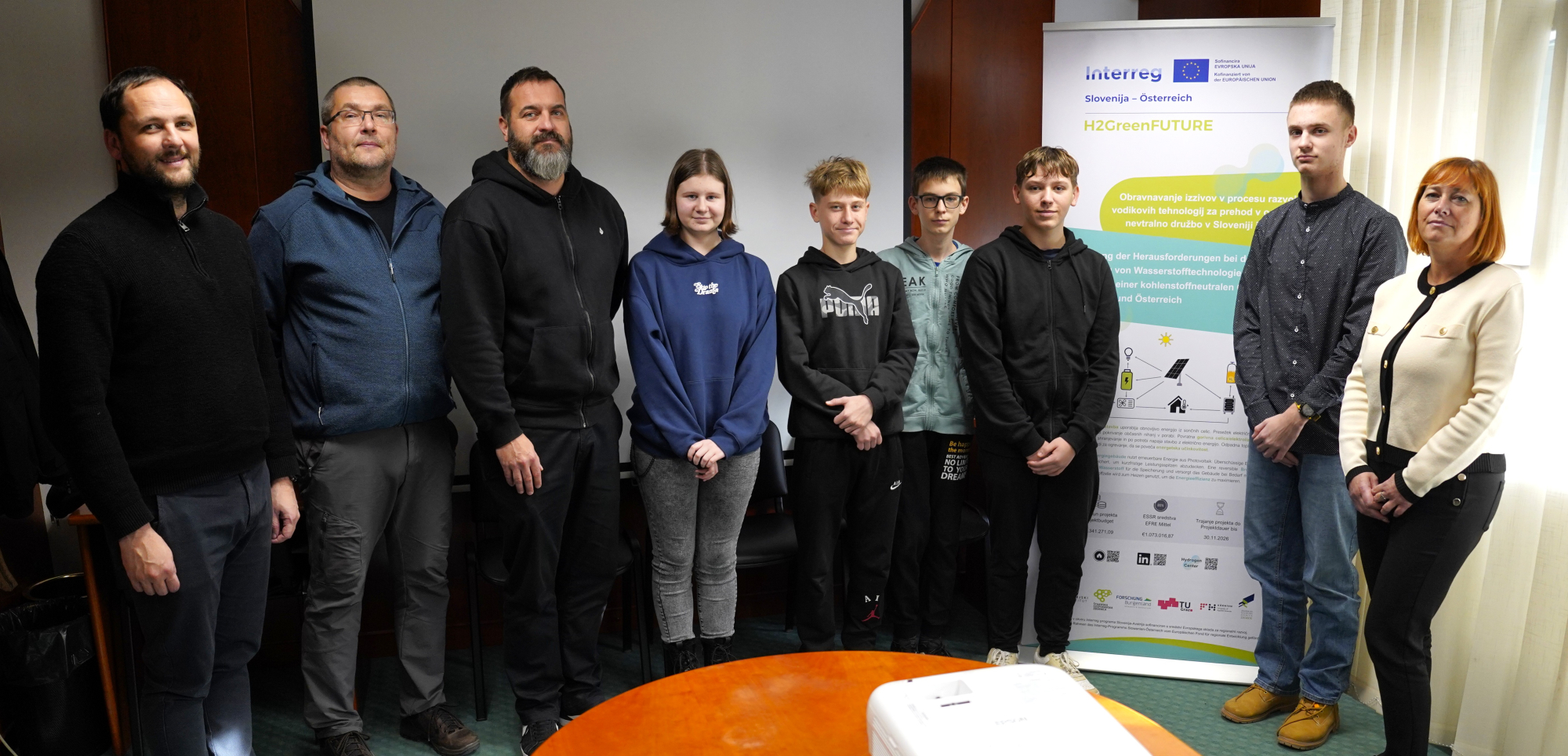 Obisk Osnovne šole narodnega heroja Rajka Hrastnik pri županu: uspehi učencev in izobraževanje na področju vodikovih tehnologij