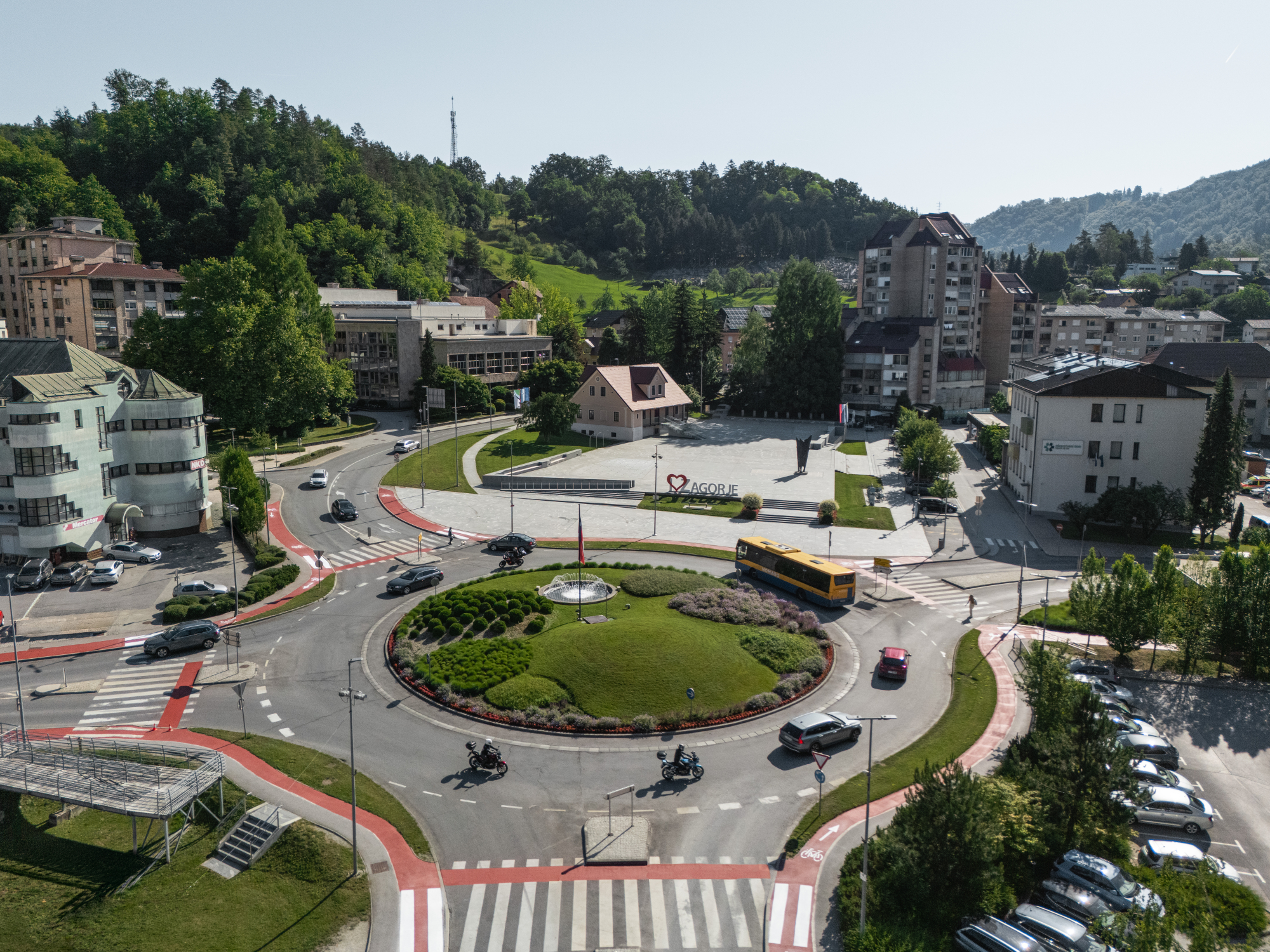 Zagorje: zapora ceste, neaktivna postajališča in obvoz